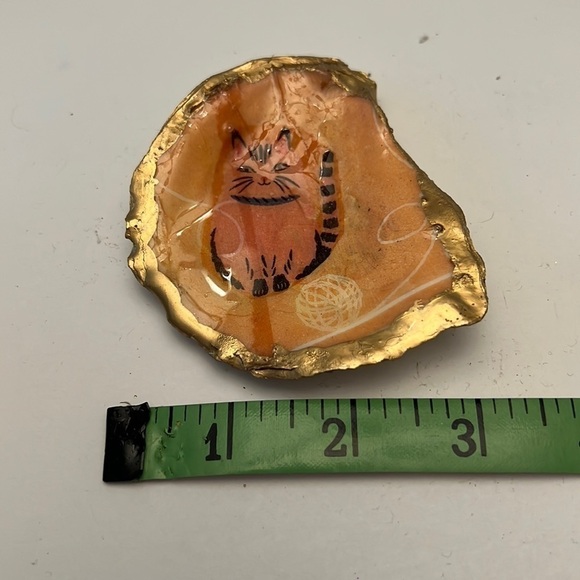 Handmade Oyster Art Shell Trinket Vanity Ring Dish Cat - Picture 2 of 5